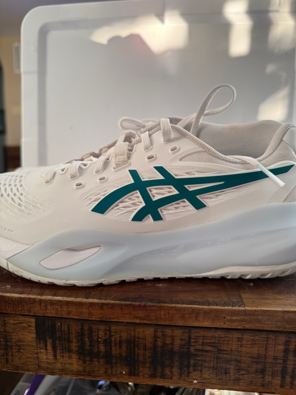 Asics gel resolution. White Sneakers with Teal Logo FF blast.